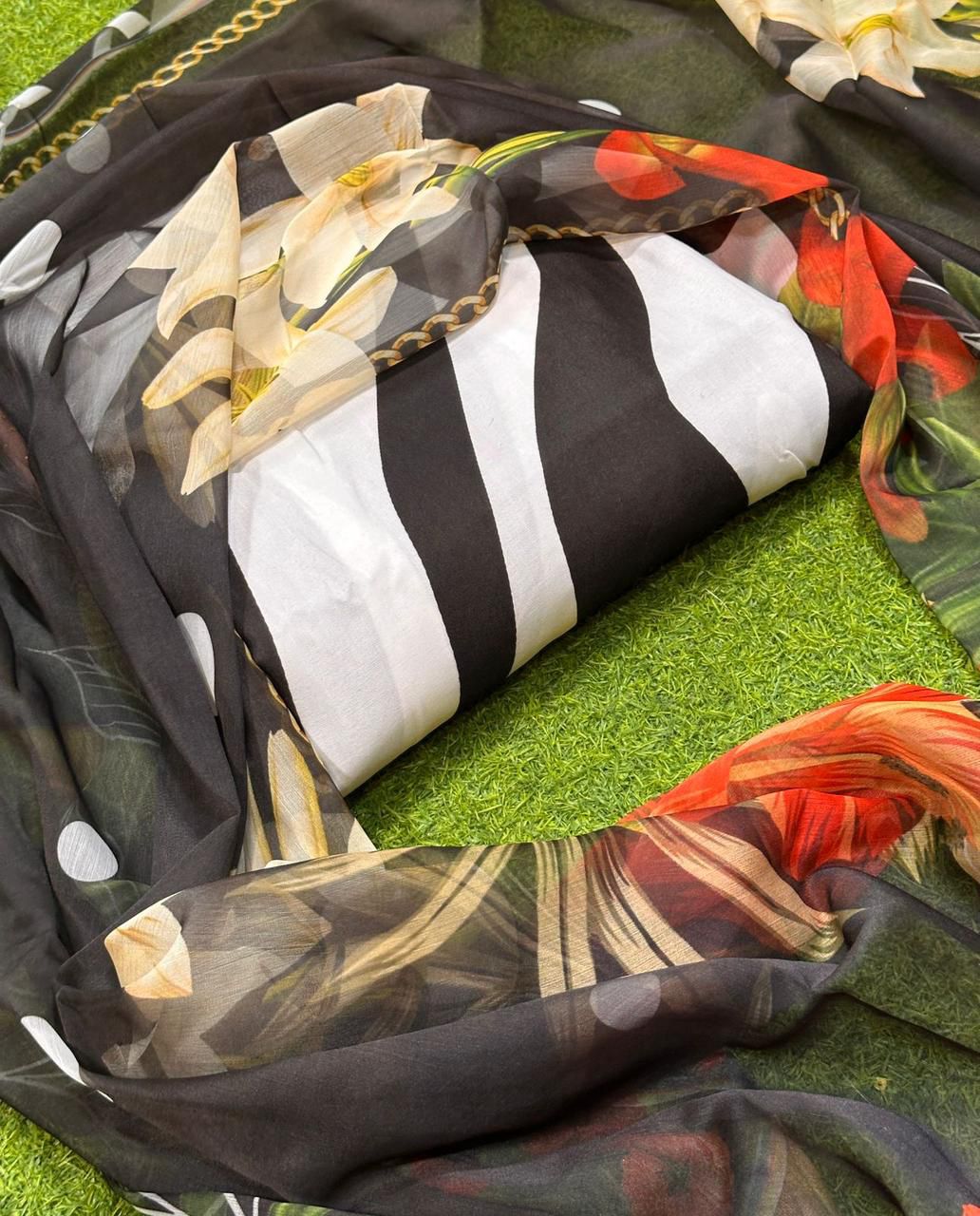 Digital Printed Swiss Lawn 3pc