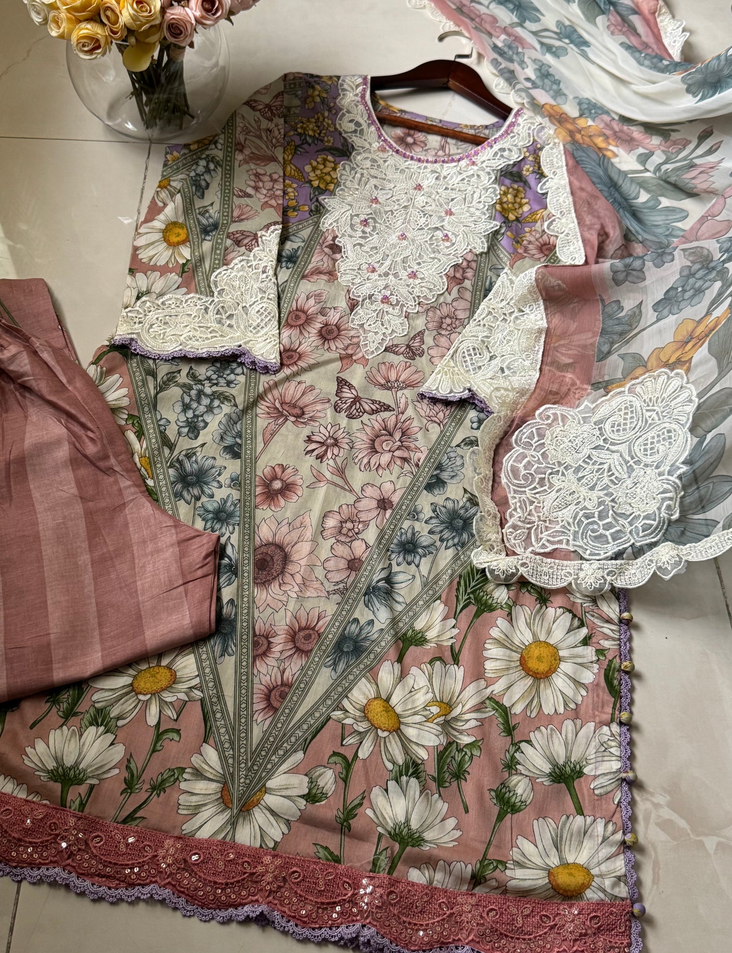 Ready-To-Wear Lawn 3pc Embroidered