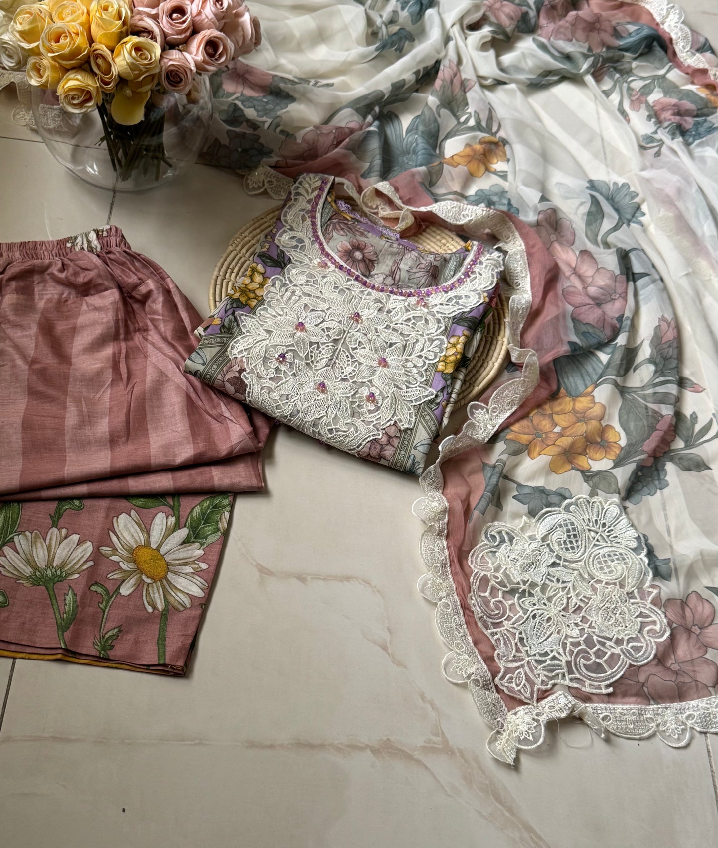 Ready-To-Wear Lawn 3pc Embroidered
