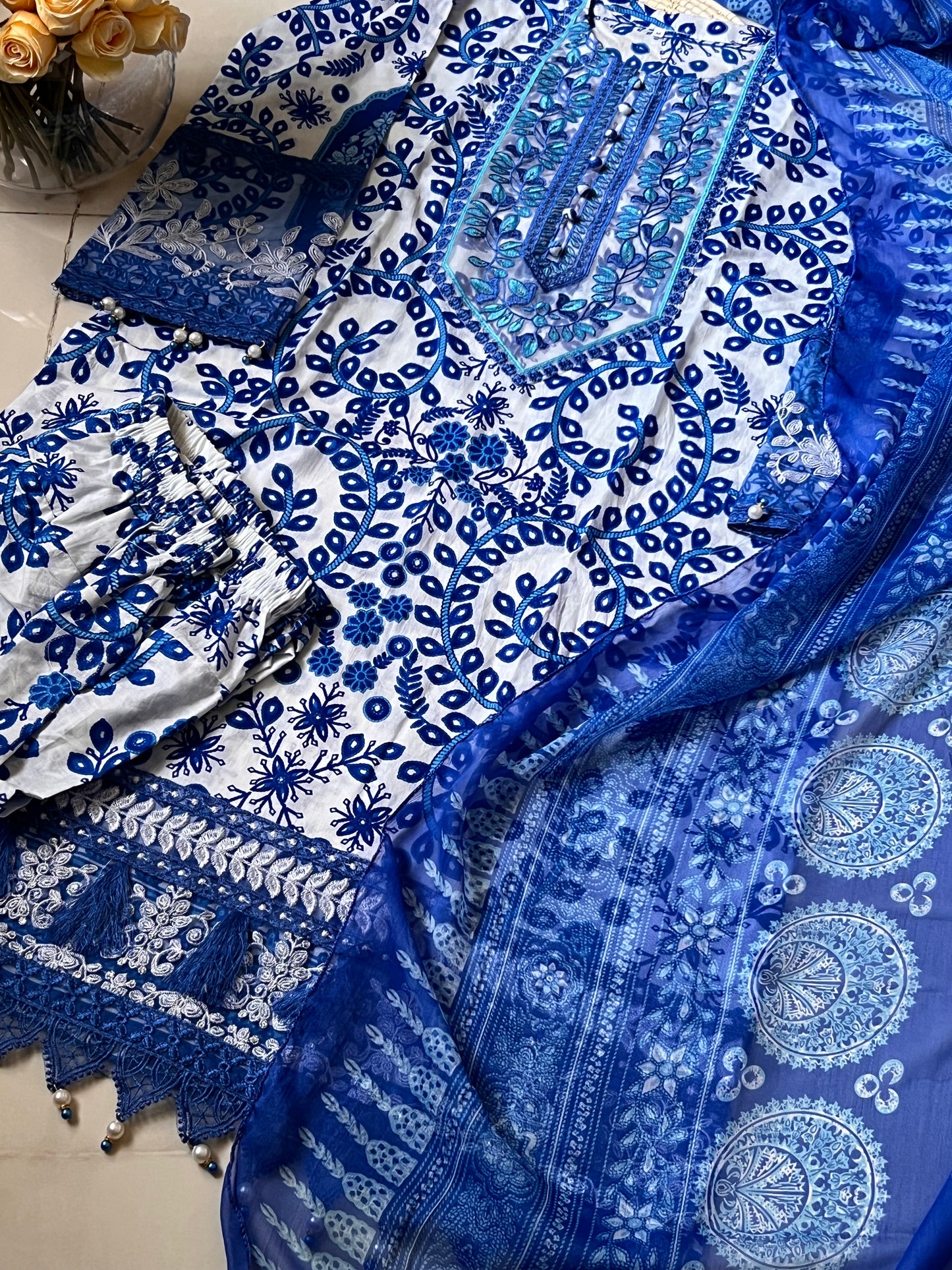 Ready-To-Wear Lawn 3pc Embroidered