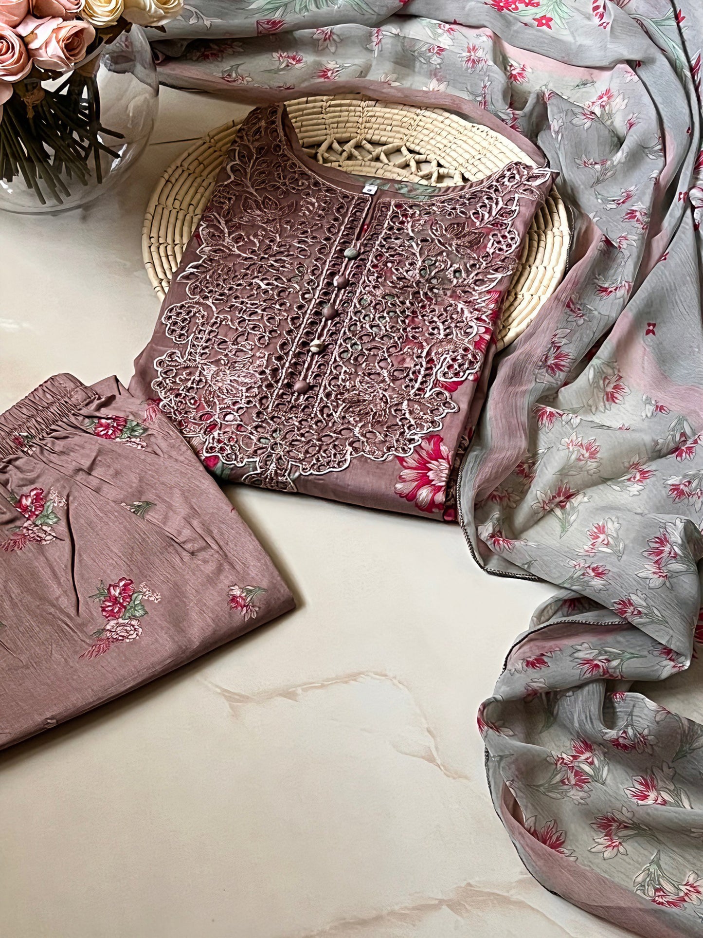 Ready-To-Wear Lawn 3pc Embroidered