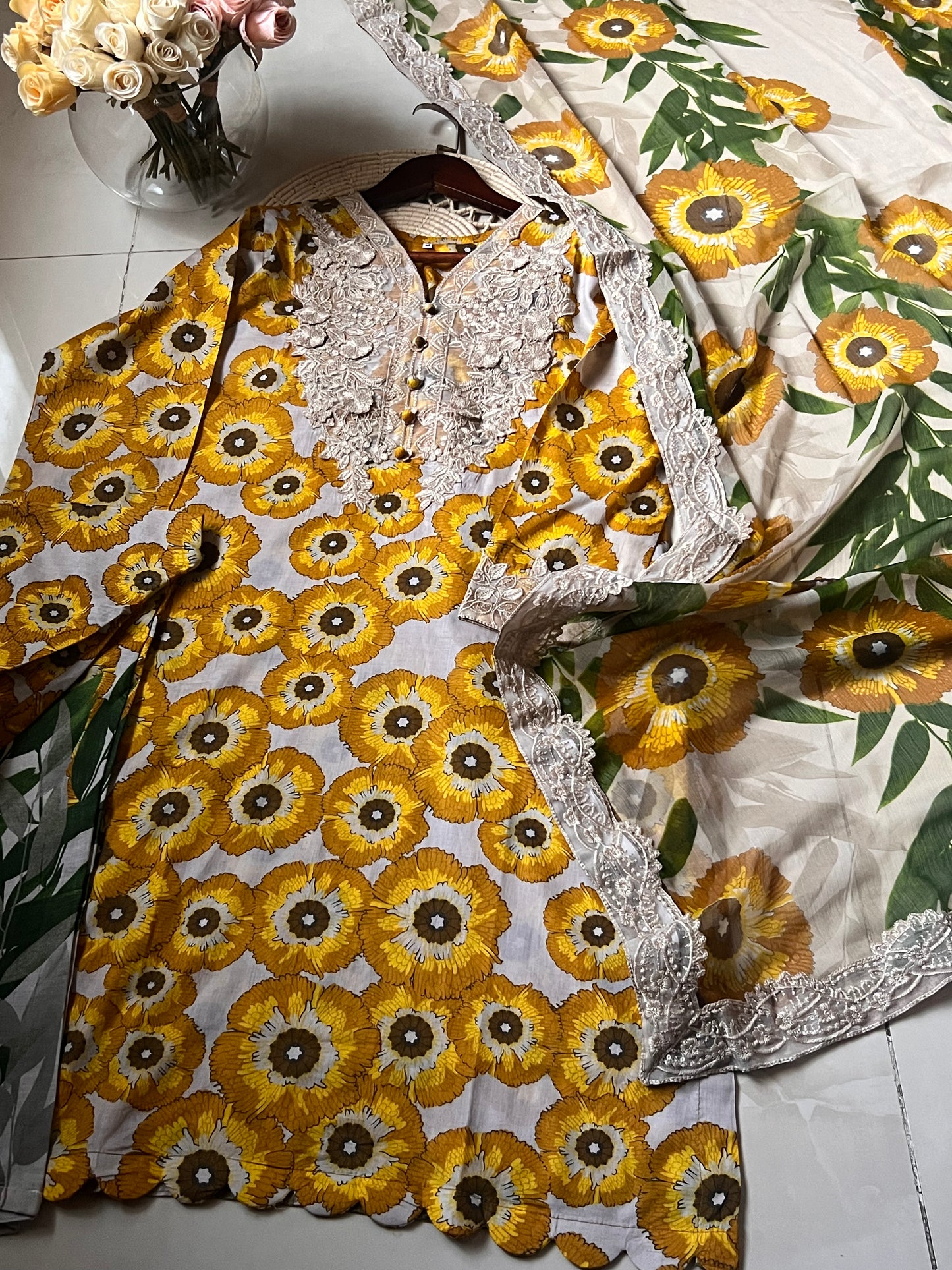 Ready-To-Wear Lawn 3pc Embroidered