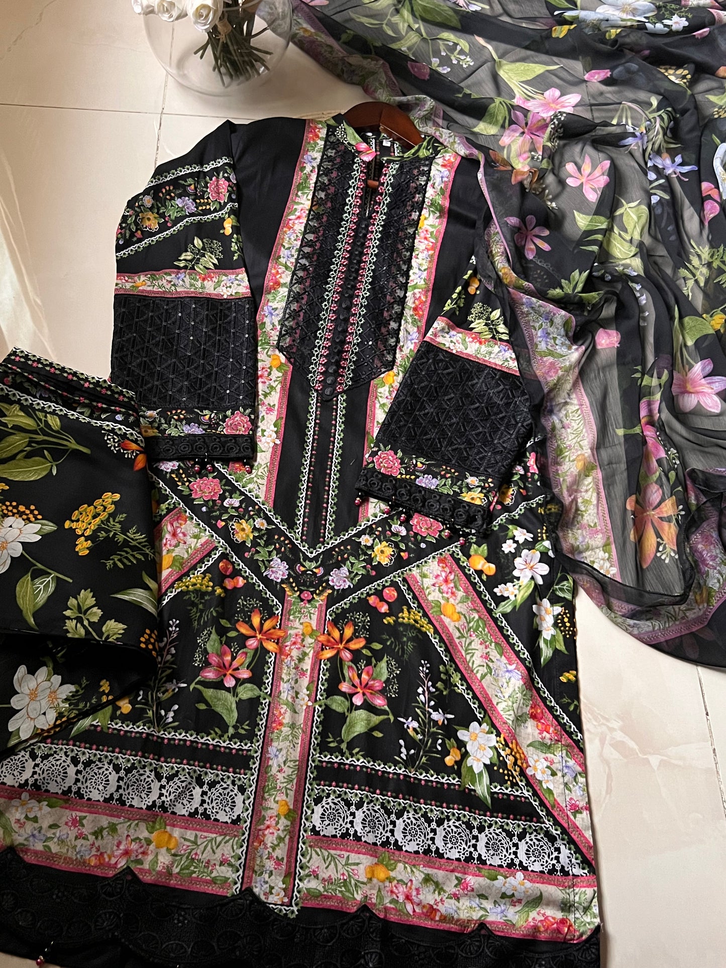 Ready-To-Wear Lawn 3pc Embroidered