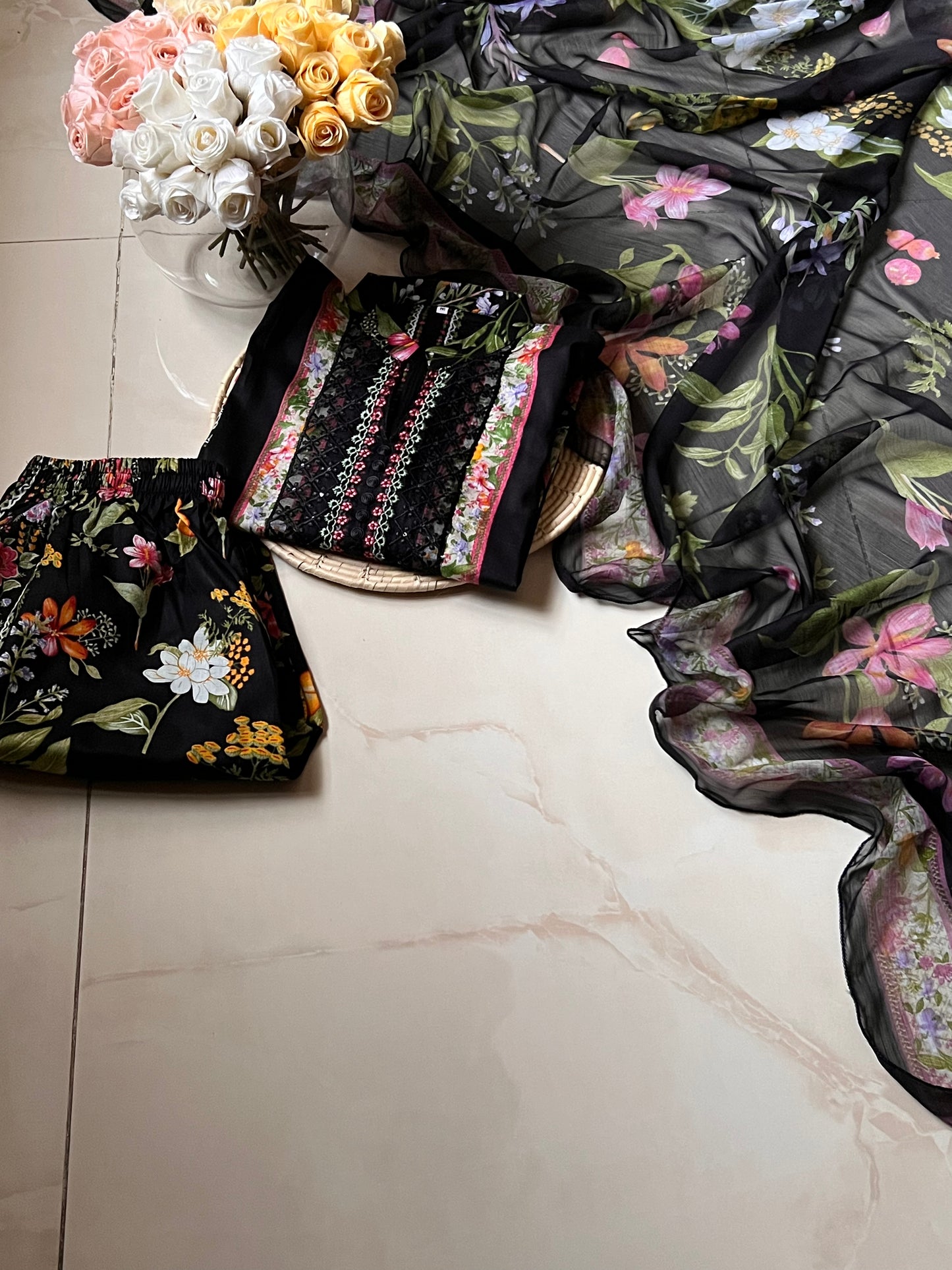 Ready-To-Wear Lawn 3pc Embroidered