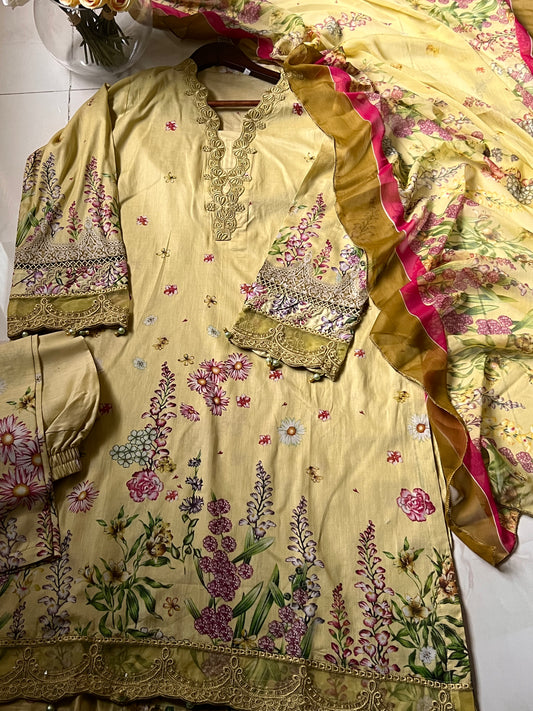 Ready-To-Wear Lawn 3pc Embroidered