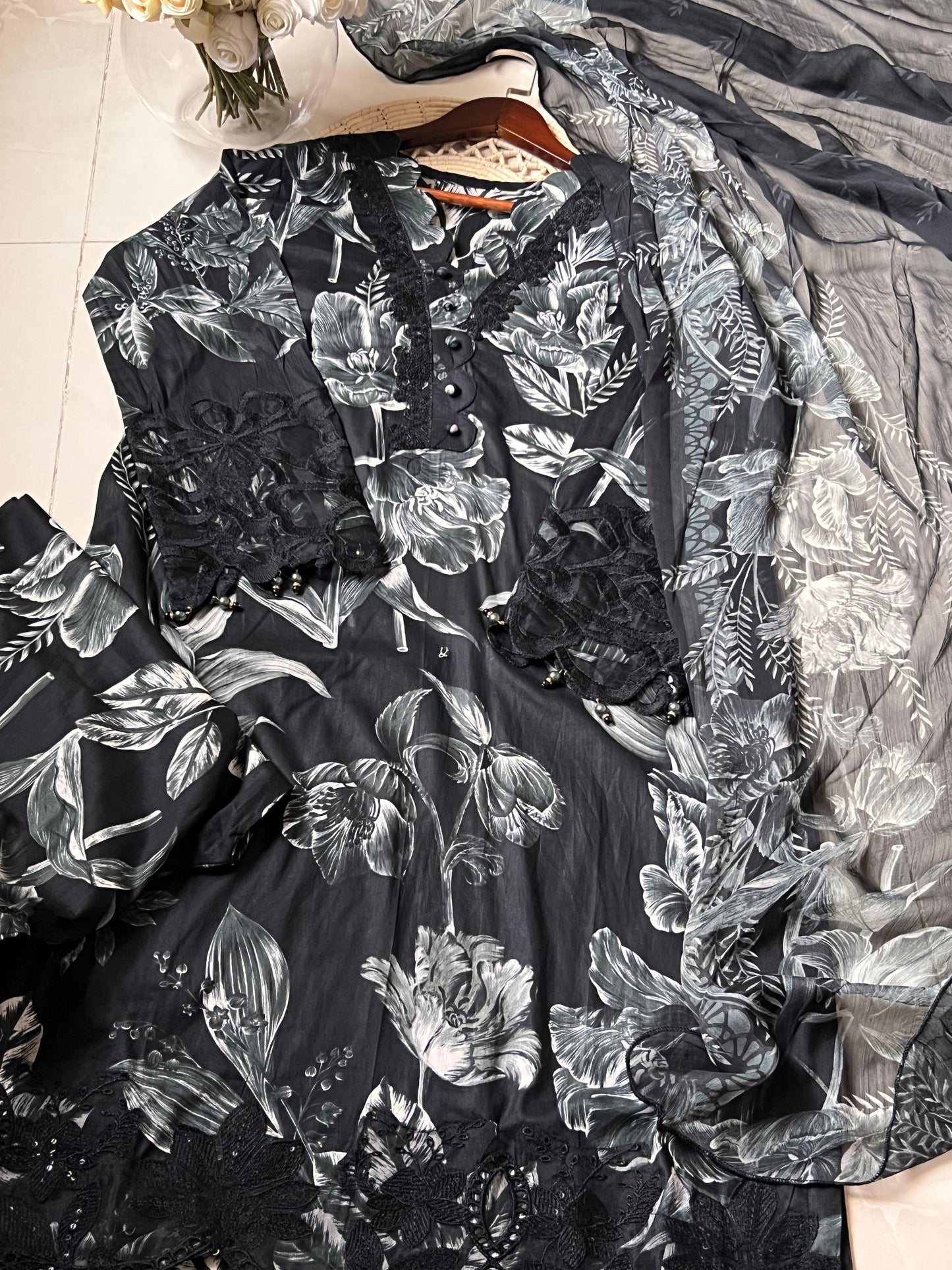 Ready-To-Wear Lawn 3pc Embroidered