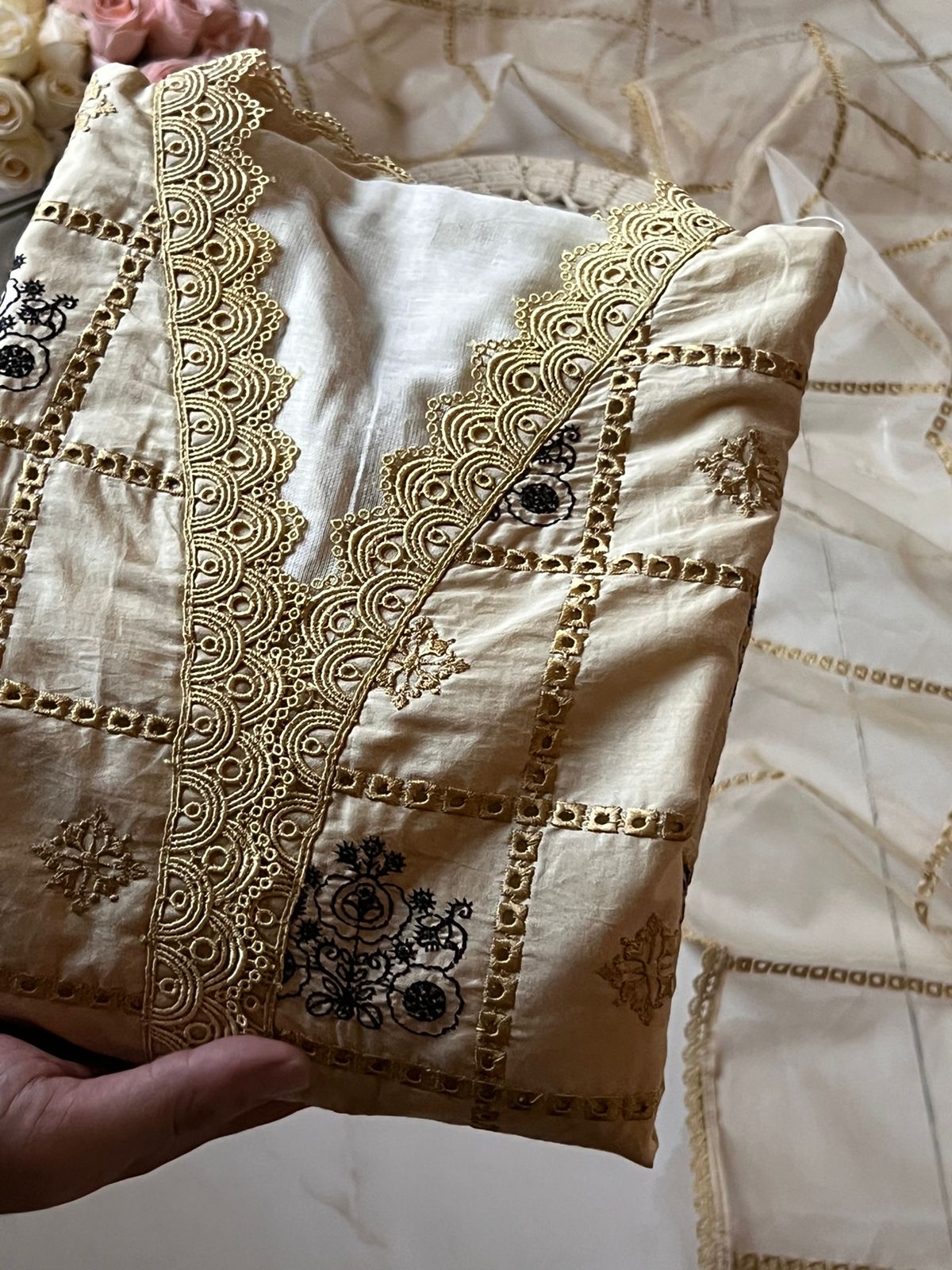 Ready-To-Wear Fancy Lawn 3pc Embroidered