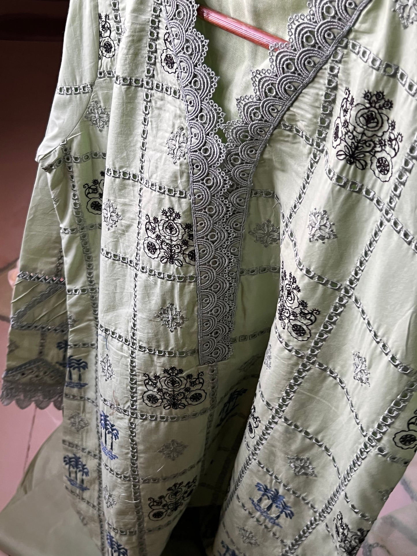 Ready-To-Wear Fancy Lawn 3pc Embroidered