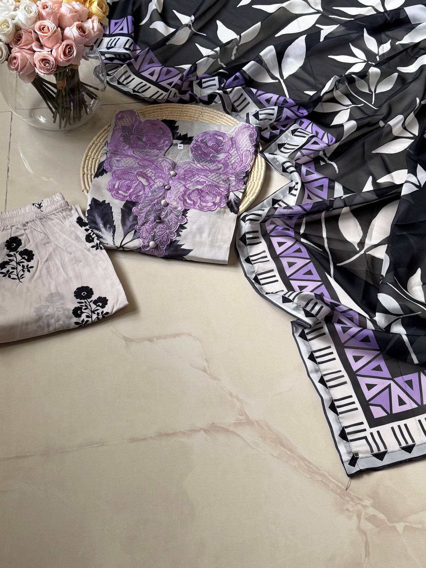 Ready-To-Wear Lawn 3pc Embroidered