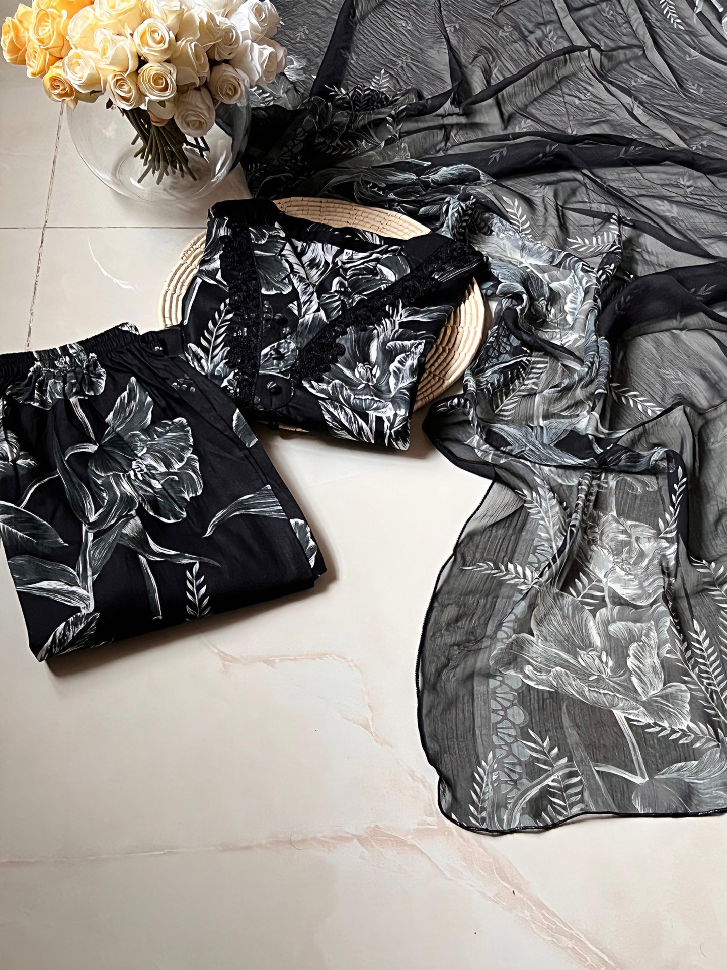 Ready-To-Wear Lawn 3pc Embroidered